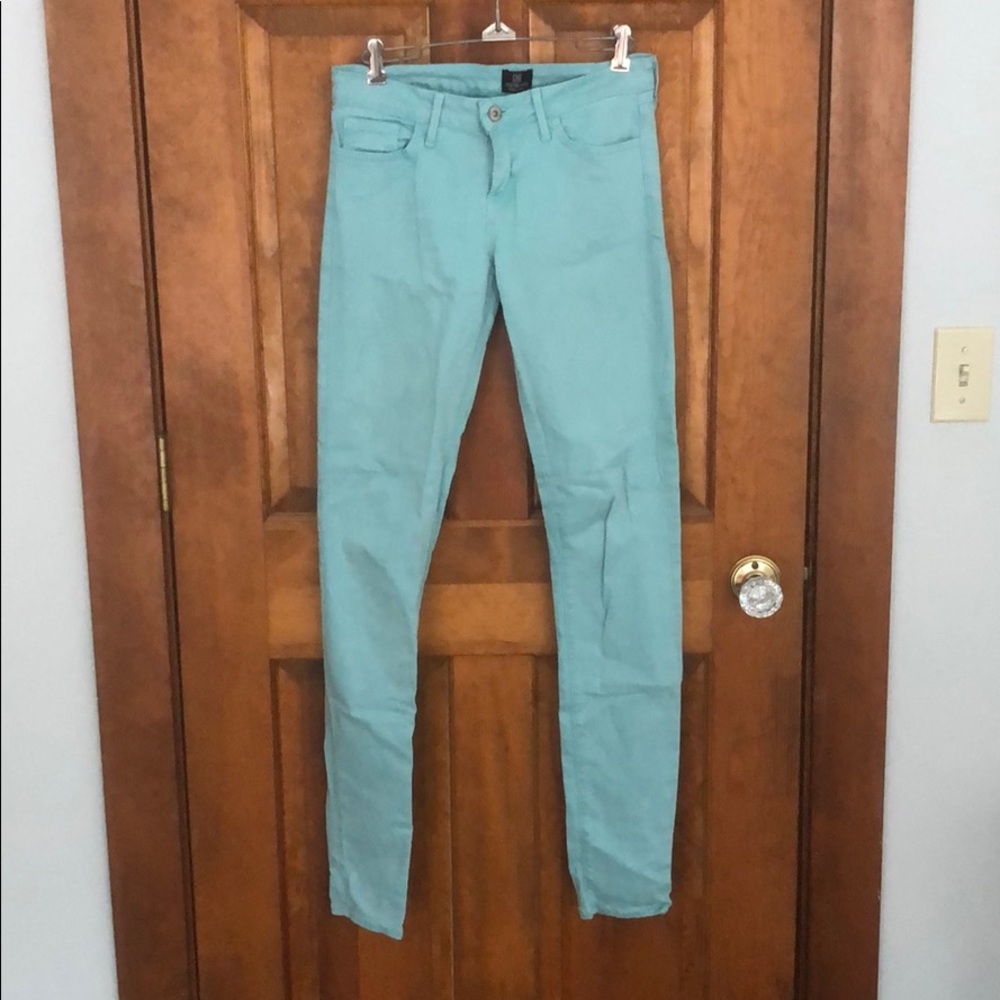 Skinny jeans